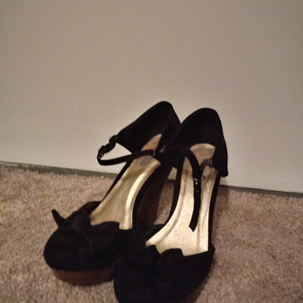 Black sandals